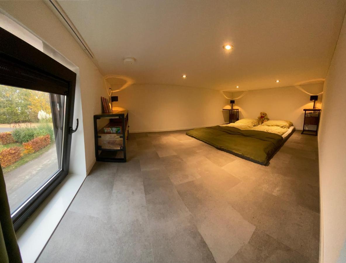 Green Villa: Beachfront Resort with Sea View Terrace and Pet-Friendly Garden Hulshorst Exterior photo