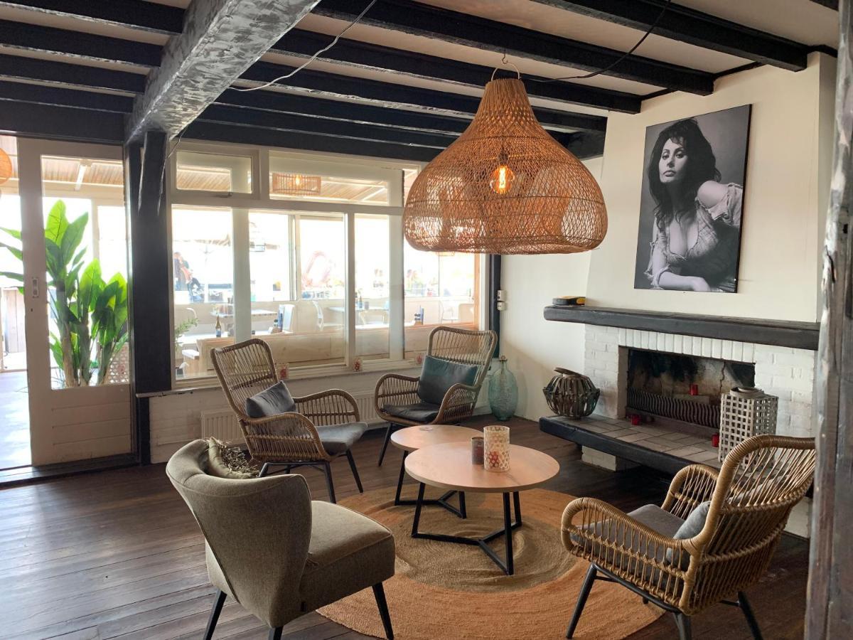 Green Villa: Beachfront Resort with Sea View Terrace and Pet-Friendly Garden Hulshorst Exterior photo